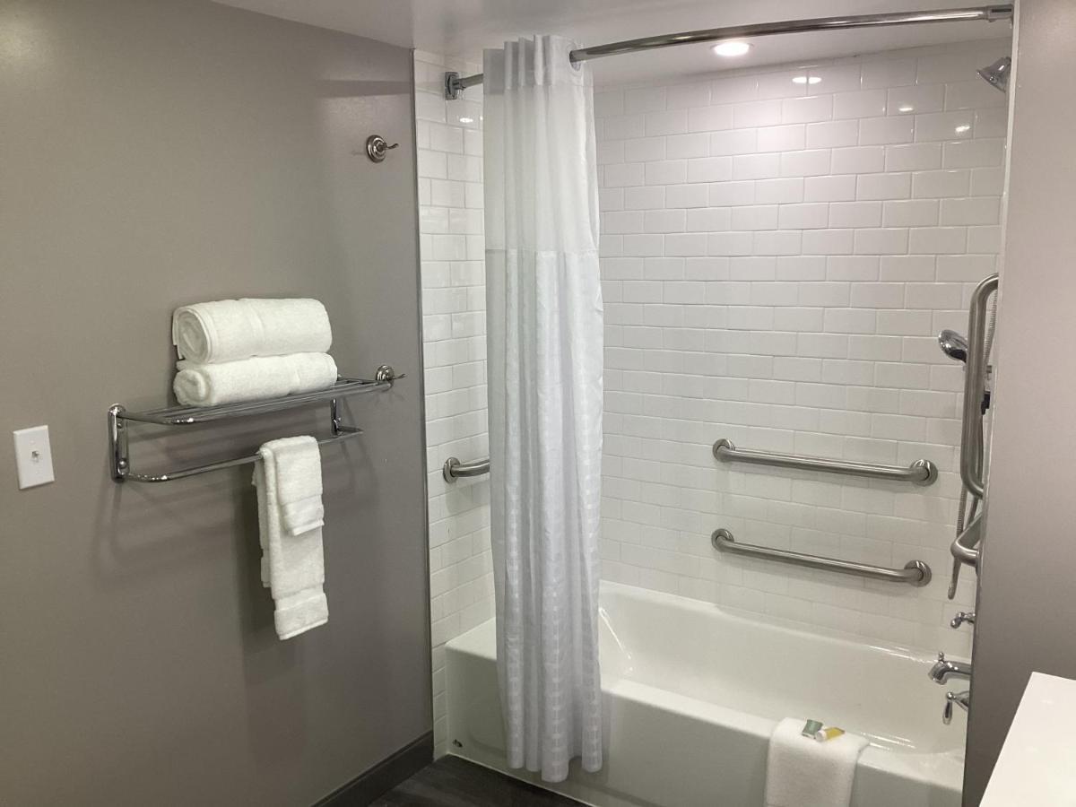 Super 8 By Wyndham Baltimore Northwest Εξωτερικό φωτογραφία