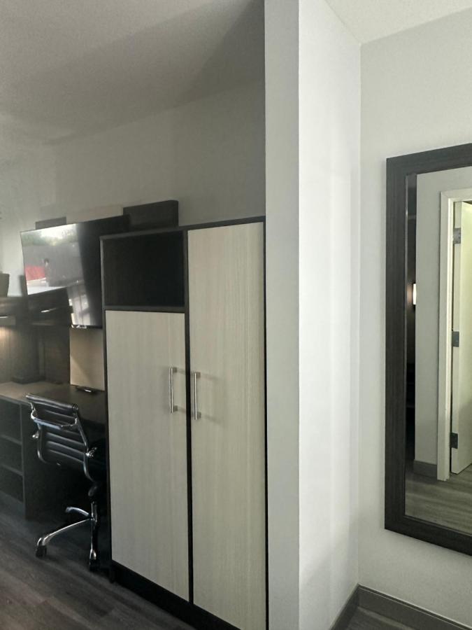 Super 8 By Wyndham Baltimore Northwest Εξωτερικό φωτογραφία