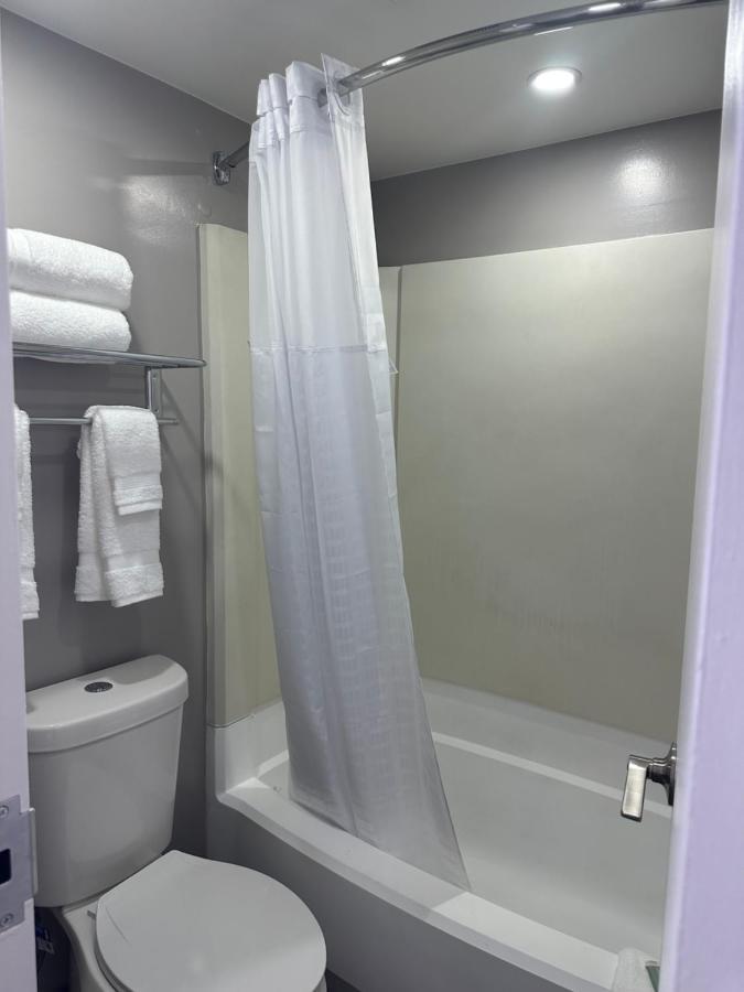 Super 8 By Wyndham Baltimore Northwest Εξωτερικό φωτογραφία