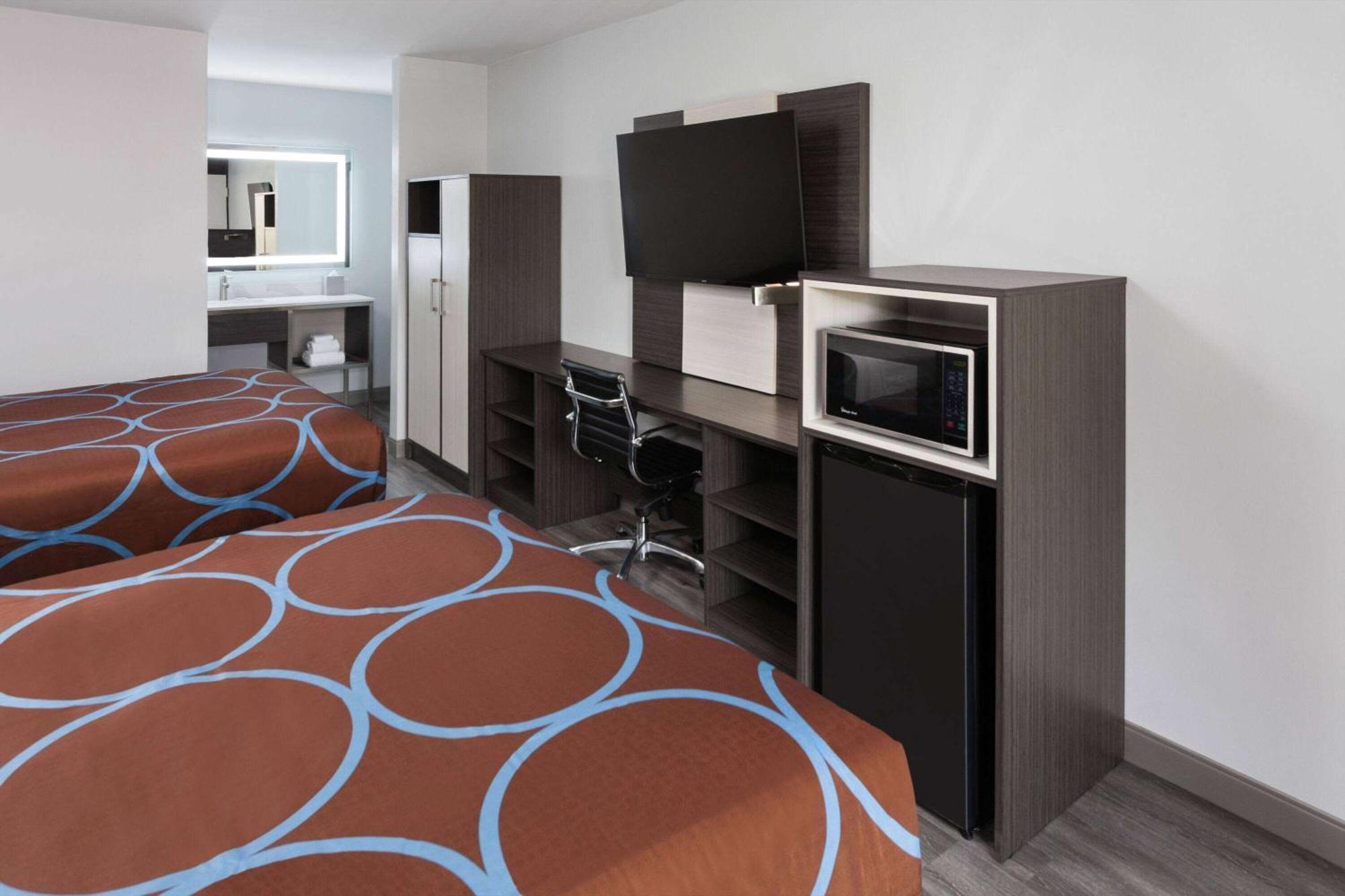 Super 8 By Wyndham Baltimore Northwest Εξωτερικό φωτογραφία