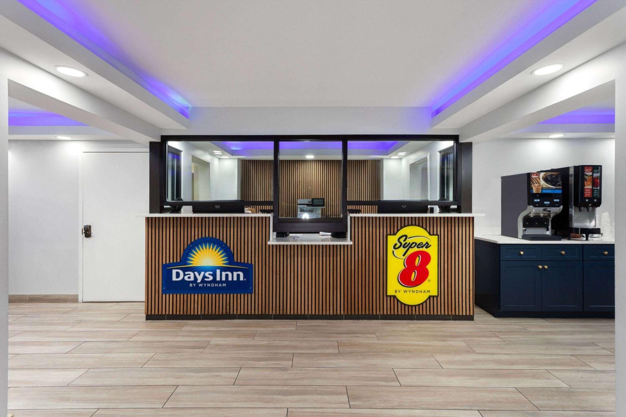 Super 8 By Wyndham Baltimore Northwest Εξωτερικό φωτογραφία