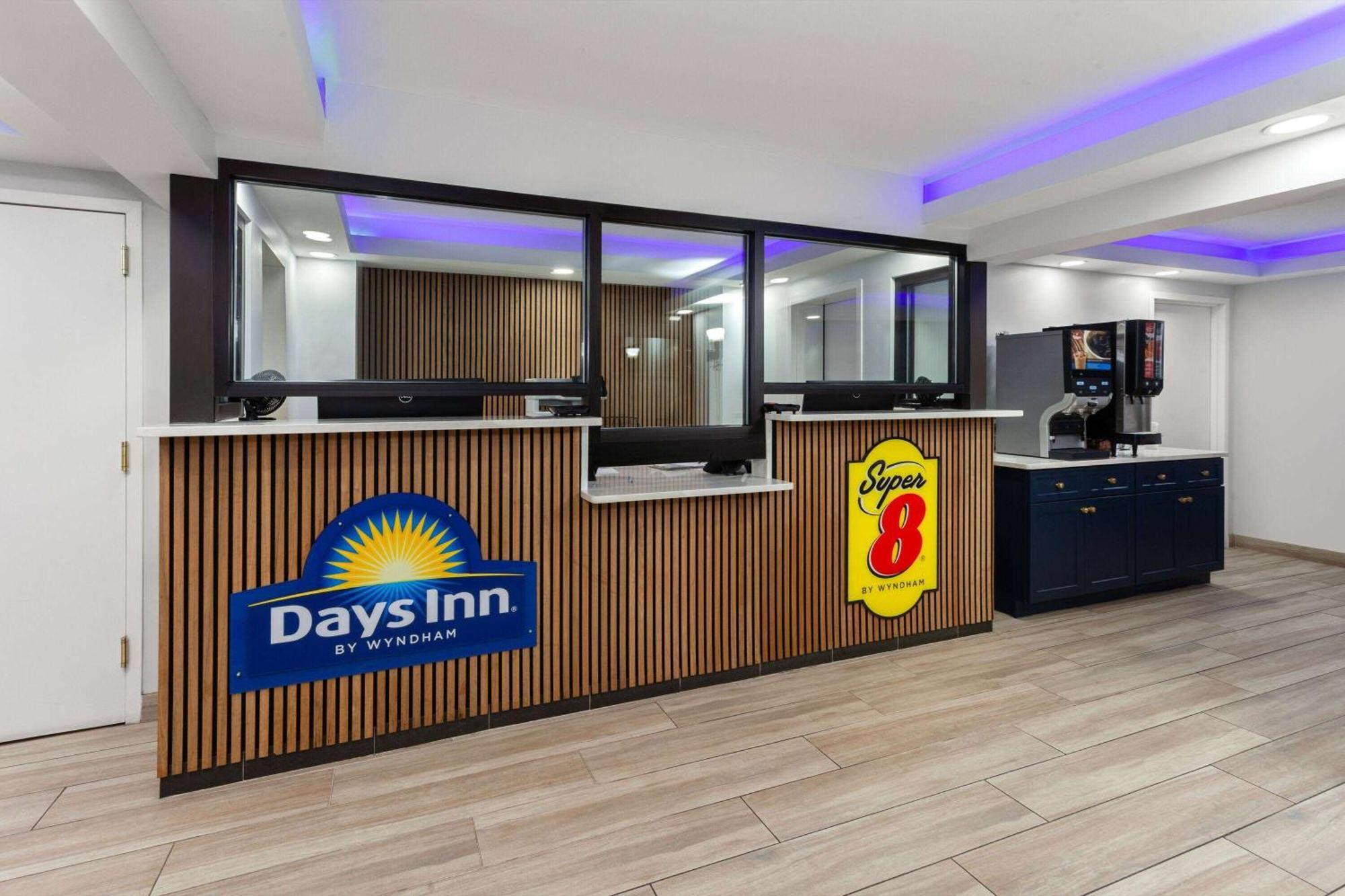 Super 8 By Wyndham Baltimore Northwest Εξωτερικό φωτογραφία
